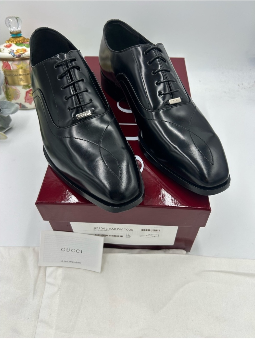 Men’s Gucci, leather lace up dress shoes with silver toe branding size 11, Italy